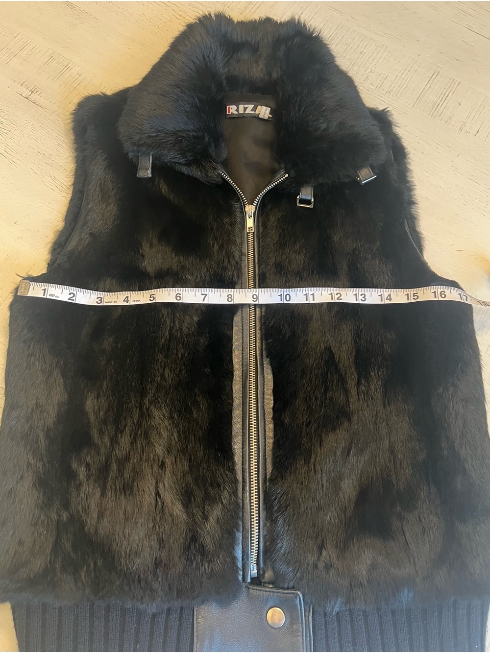 Rizal France Black Fur Vest - Picture 9 of 9